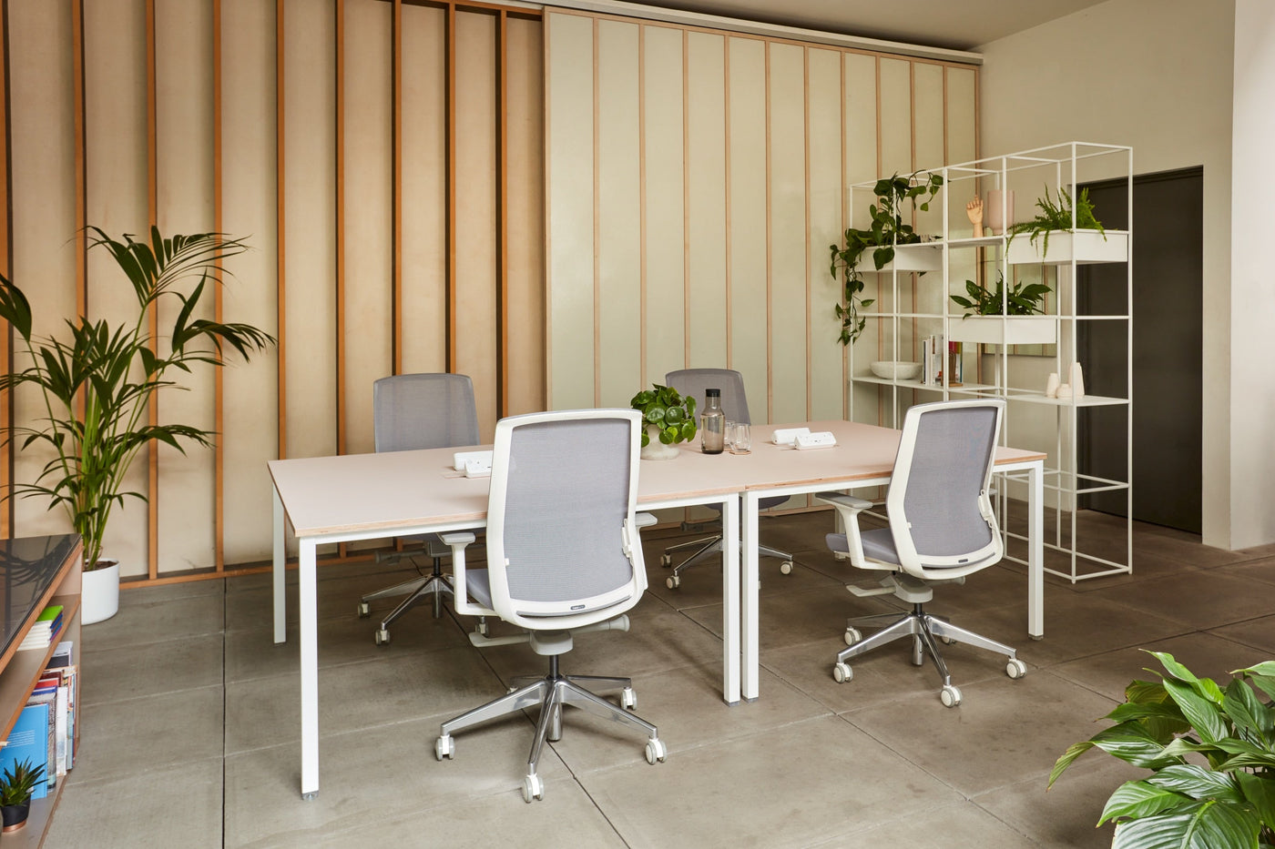 Co Stories Nero Bench BENCH DESKS Workstories