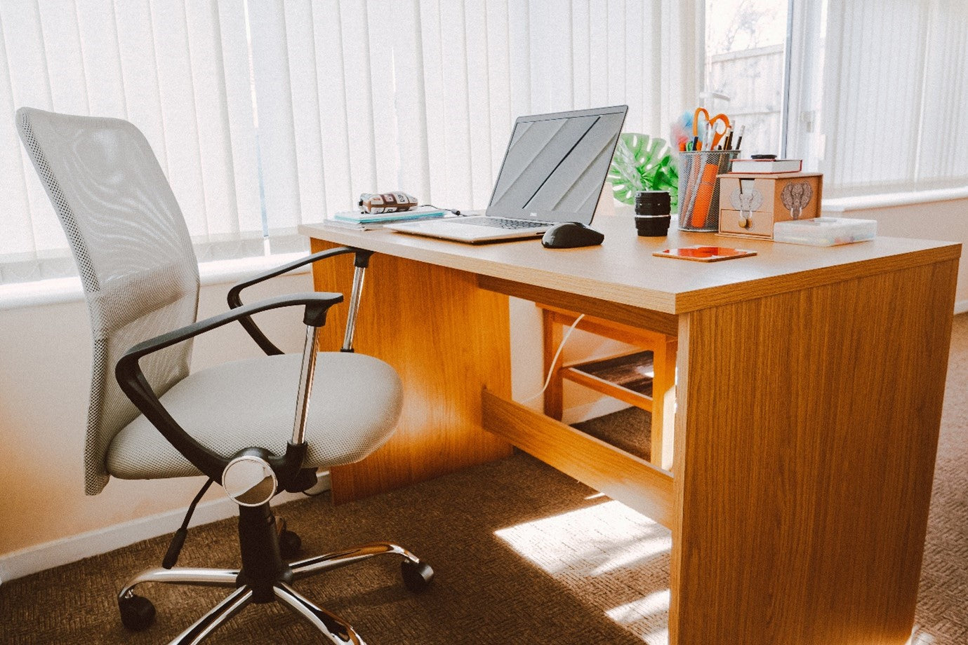 How To Make The Most Of Your Desk Space