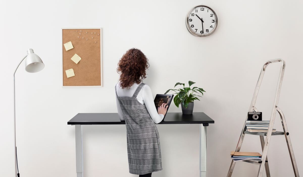 What Is The Standard Office Desk Height?