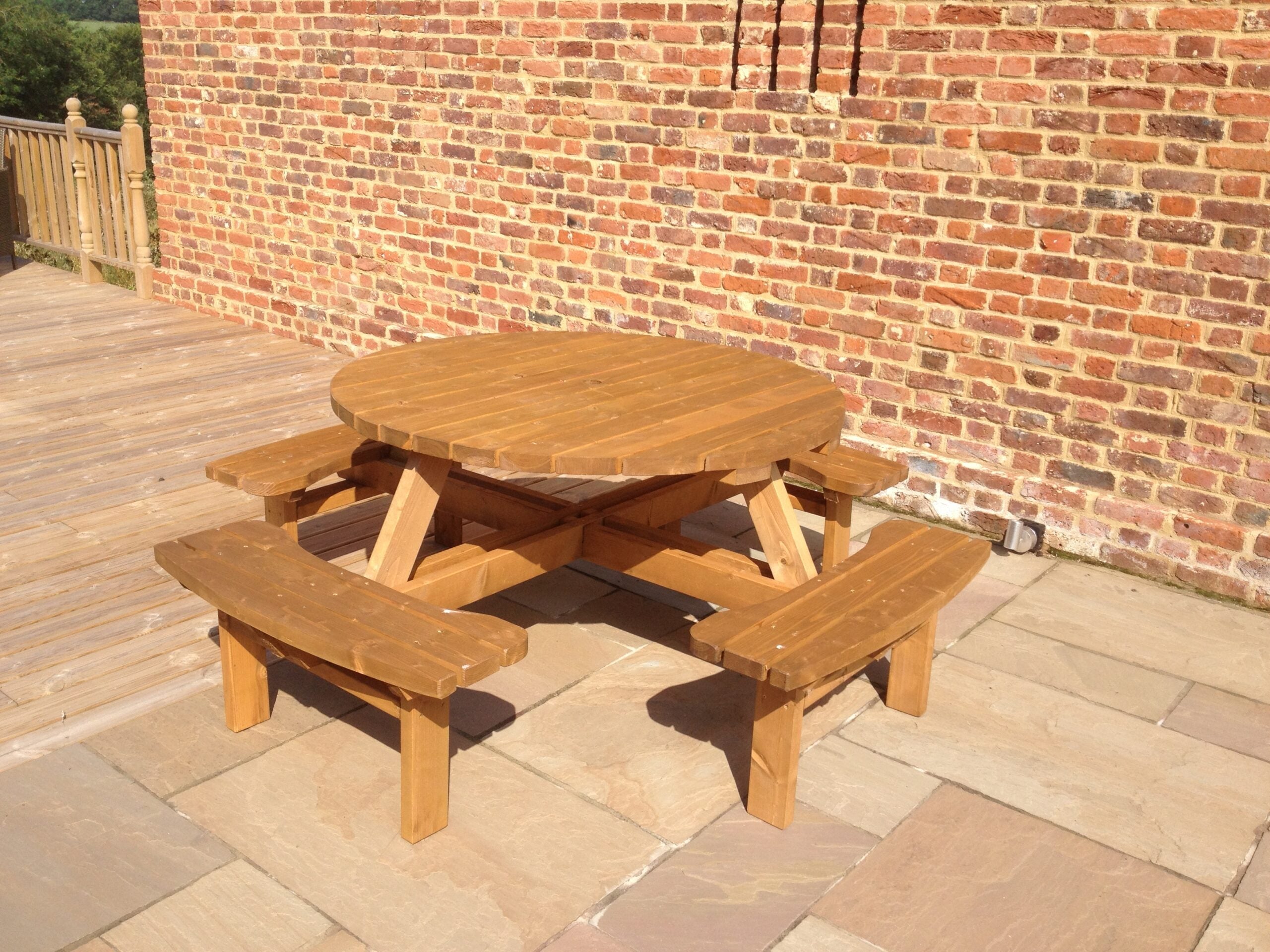 Cascade Round Picnic Table