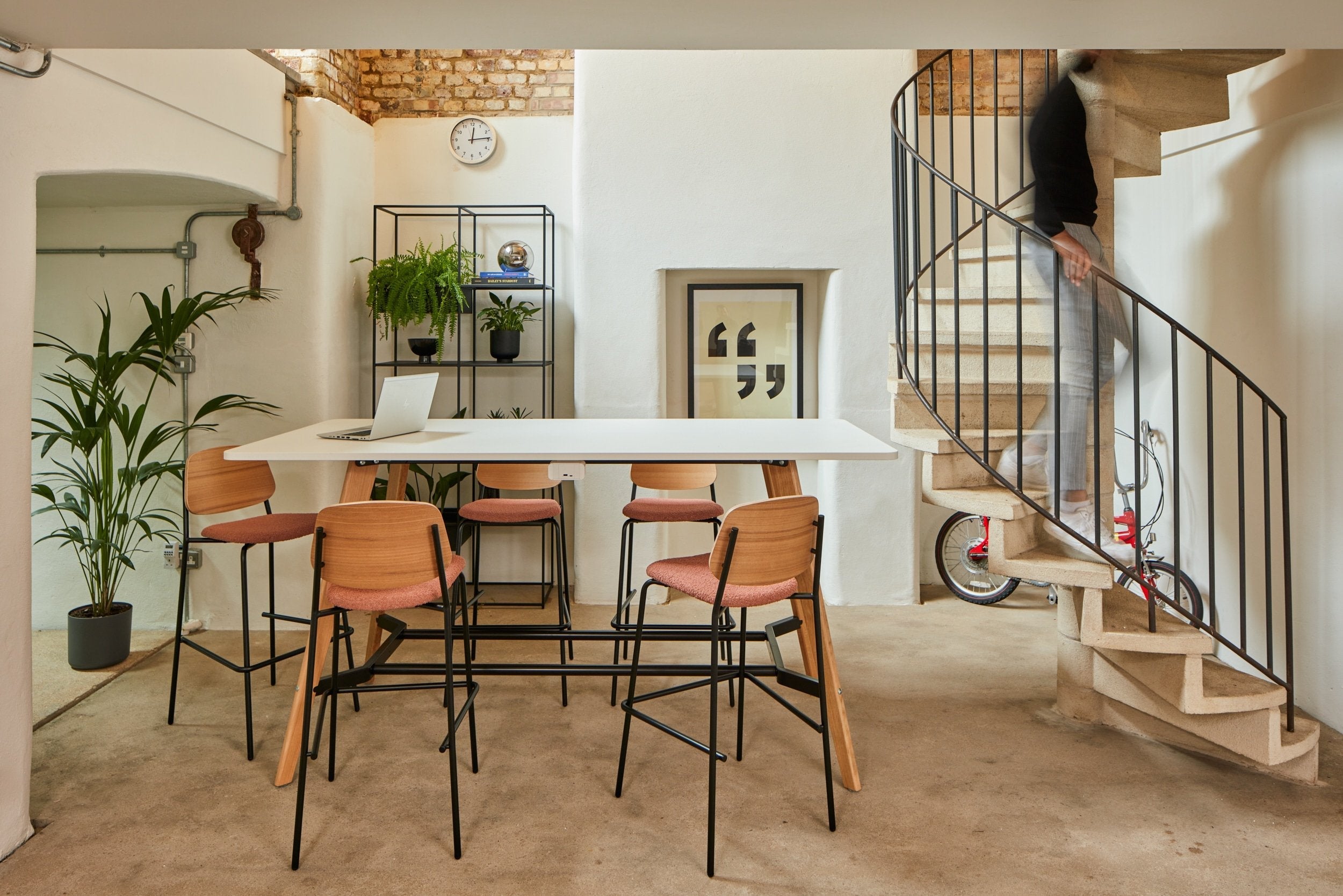 Hub High Meeting Table