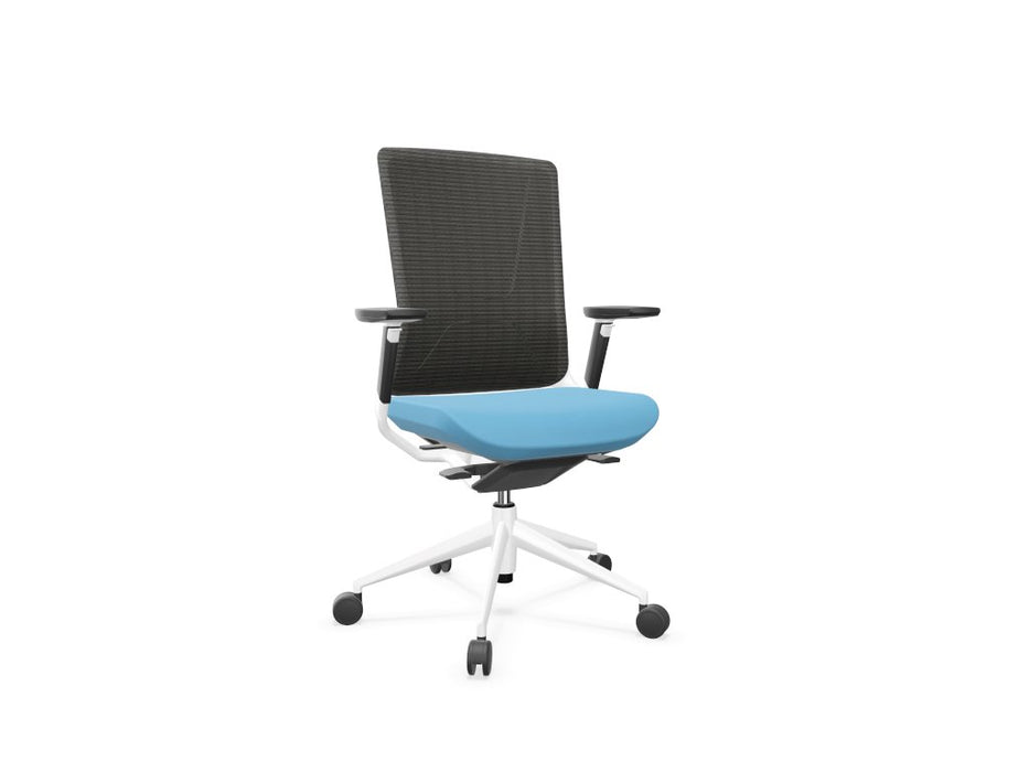 TNK 500 Mesh Back Task Chair Task Chair Actiu Light Blue White 