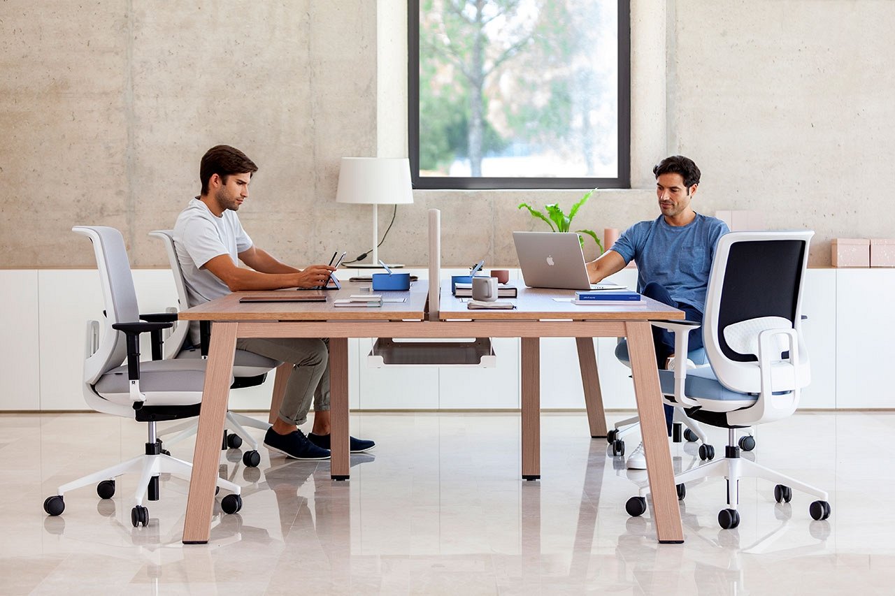 Vital Plus 300 Bench Desk - Wooden Leg